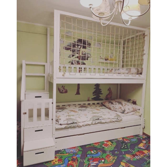 hoogslaper met veiligheidsnet en trap